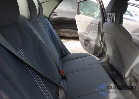 2024 Hyundai Elantra Sel z USA, uszkodzony, nr VIN KMHLM4DG1RU659741